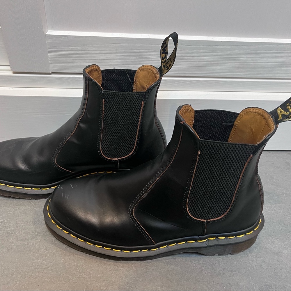Dr. Martens 2976 Chelsea Boot, US size 8